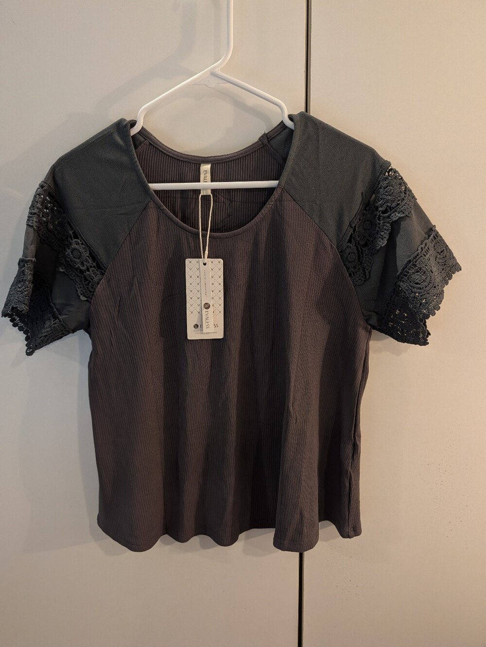 Evaless Ladies' Short Sleeve Lace Accent Top - Charcoal Gray Size Small NWT